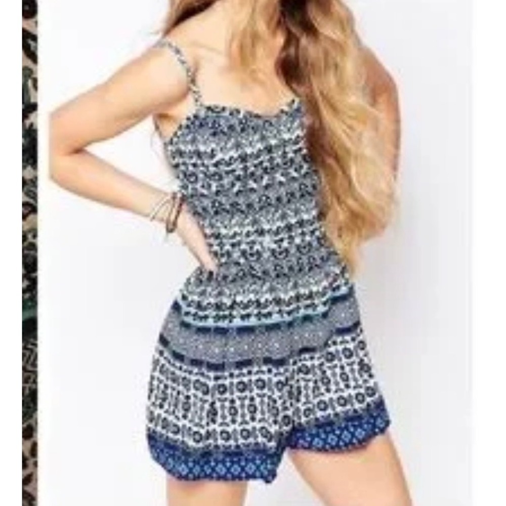 Hollister Blue Paisley Smocked Romper Sleeveless Boho Summer‎ Sunsuit Womens